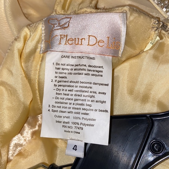 Fleur De Lis dress, size 4 prom dress yellow in amazing condition embellished - Picture 6 of 7